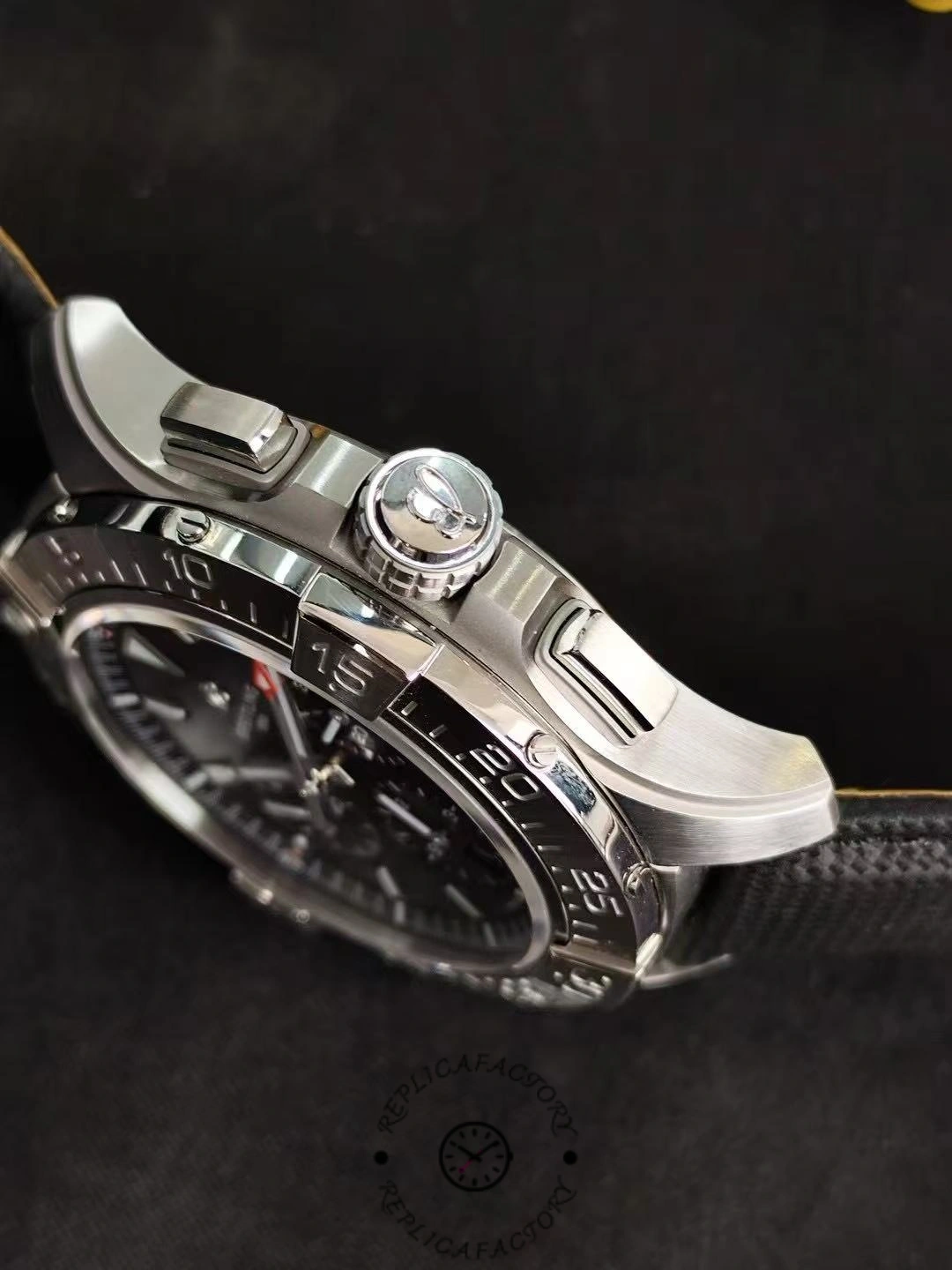 Breitling Super Avenger Replica EB0148101B1X1 Case