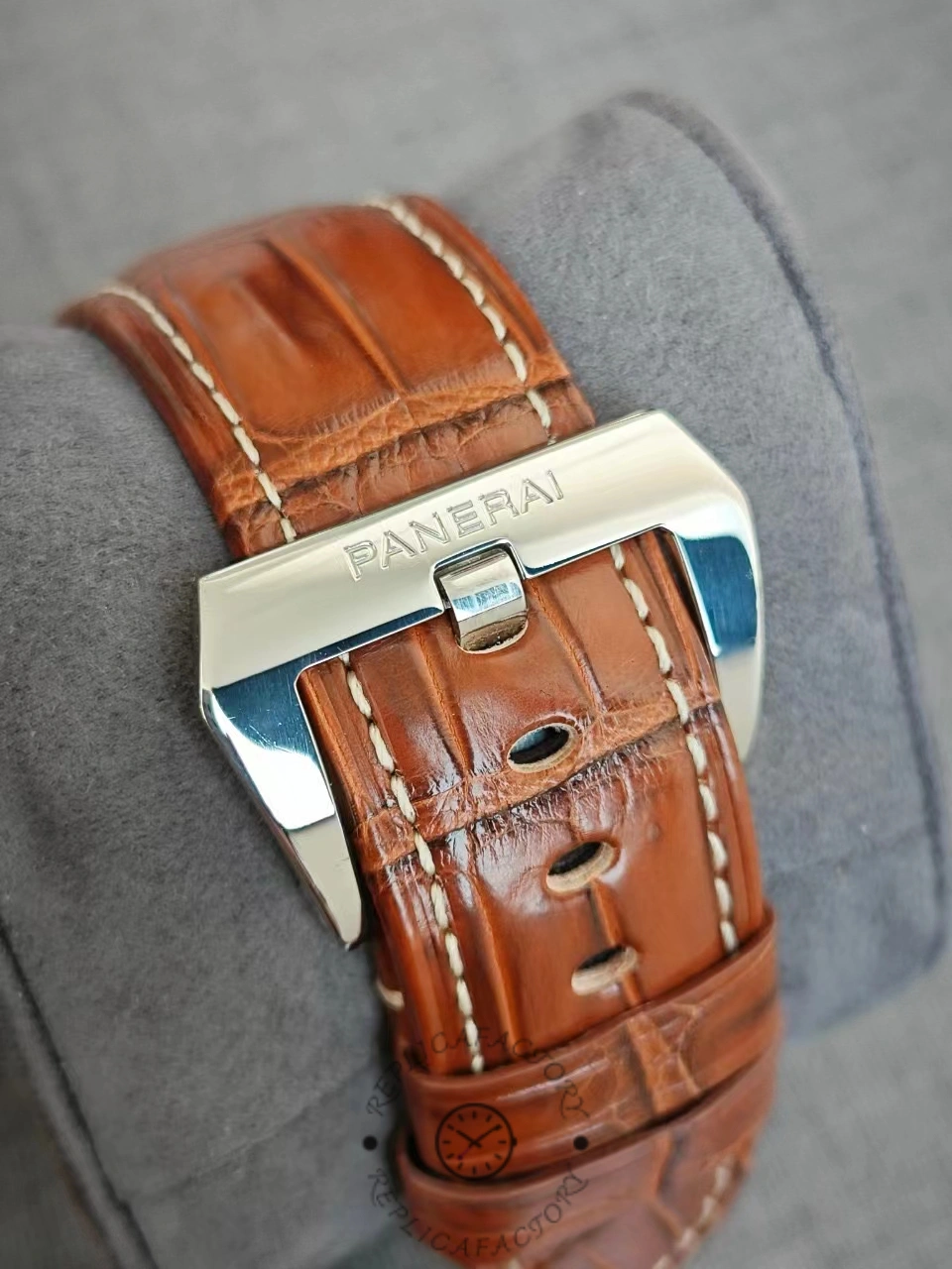 Replica Panerai Radiomir PAM00323 display picture 7