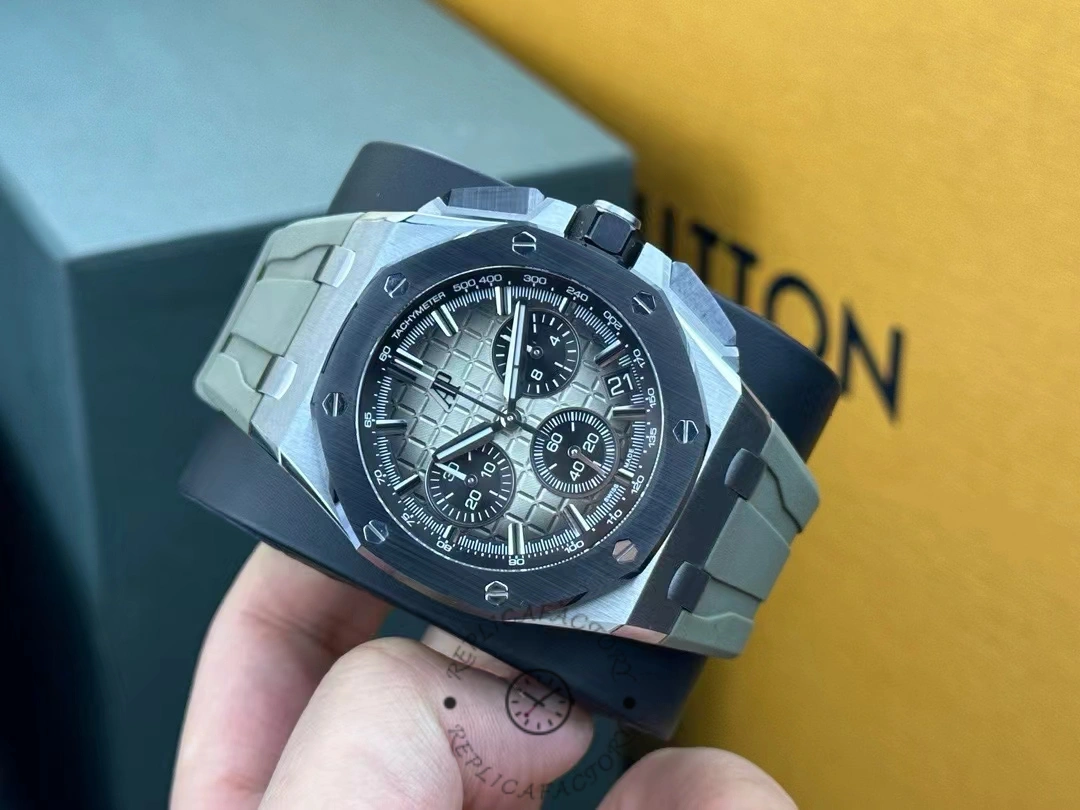 Replica Audemars Piguet Royal Oak 26420SO Appearance 2