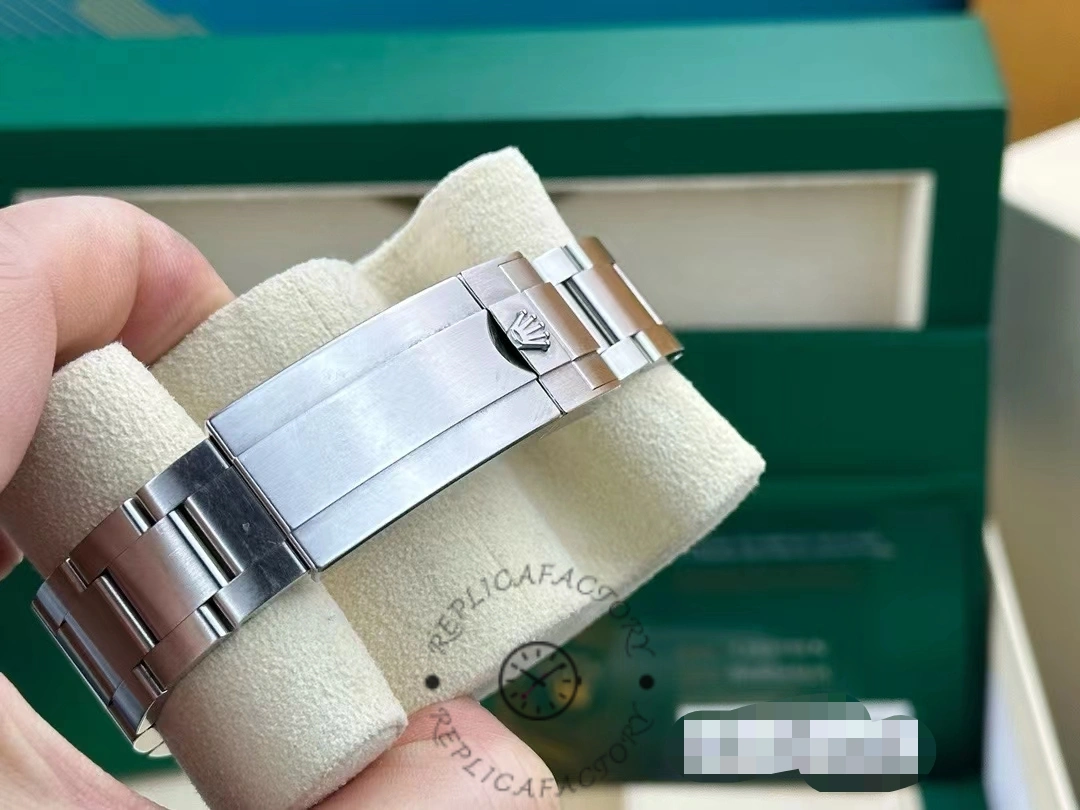 Replica Rolex 126610LN 0001 strap