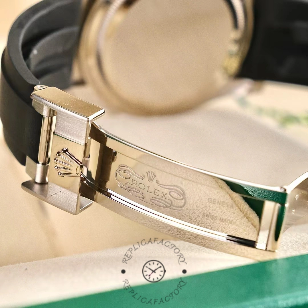 Replica Rolex Daytona126519LN 0004 Dial strap