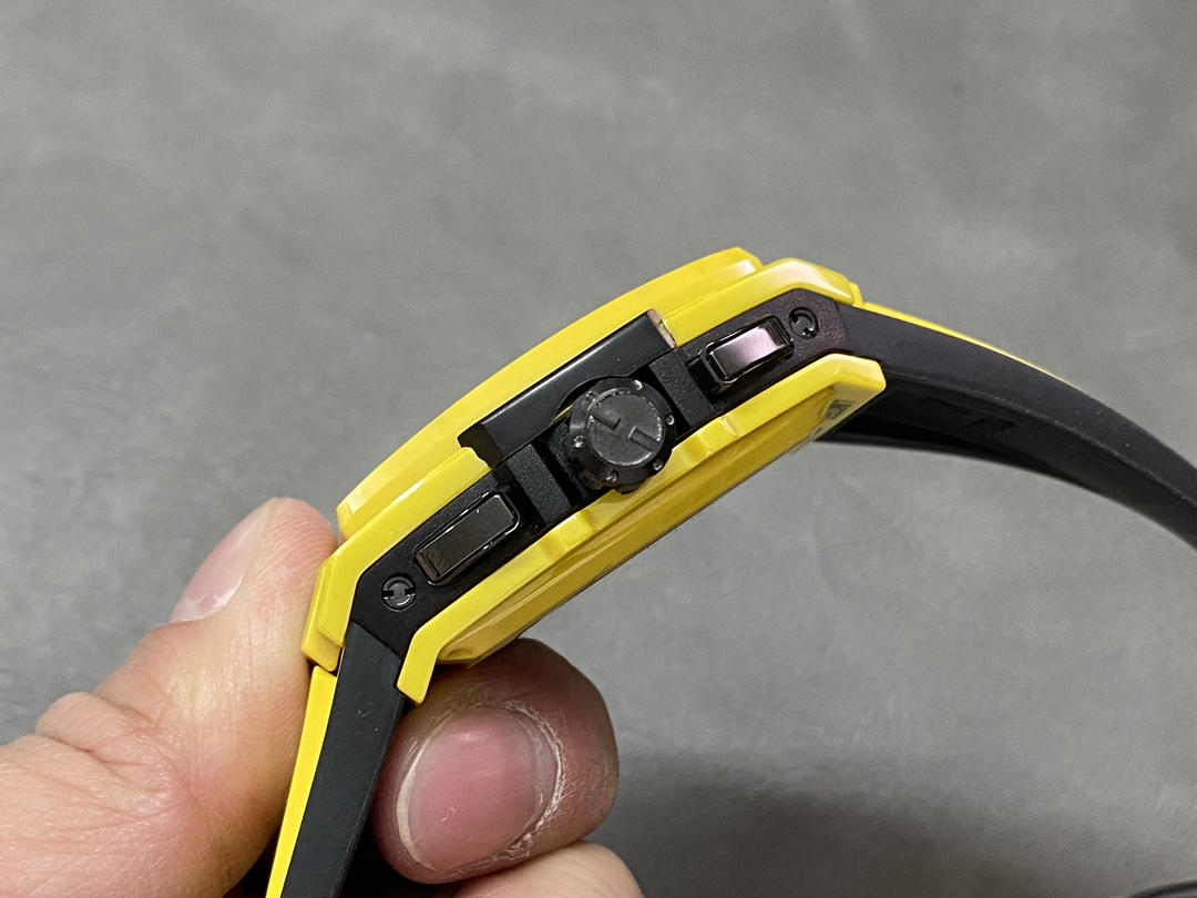 Hublot Spirit of Big Bang King 642.CY.011Y.RX 42mm Mens