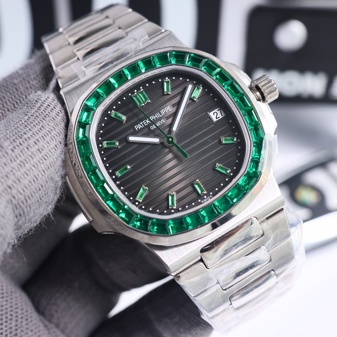 Replica Patek Philippe Nautilus 5711 113P 40mm Mens Watch