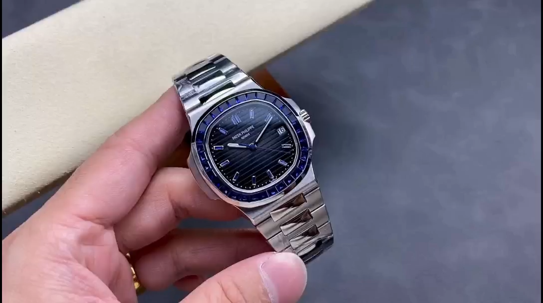 Patek Philippe Nautilus 5711 111P 001 40MM Replica Watch
