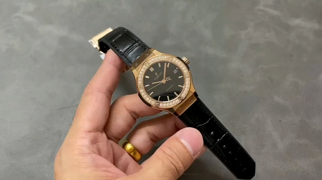 565.OX.1480.LR.1204 Hublot Classic Fusion Automatic 38mm