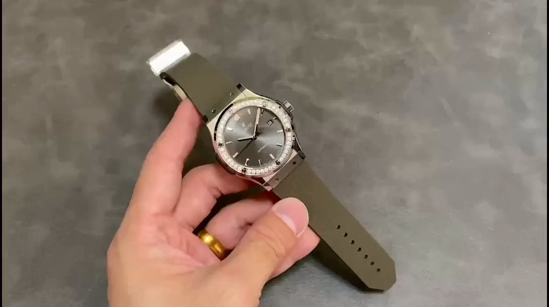 Hublot Classic Fusion Grey Dial 42mm Mens Replica Watch