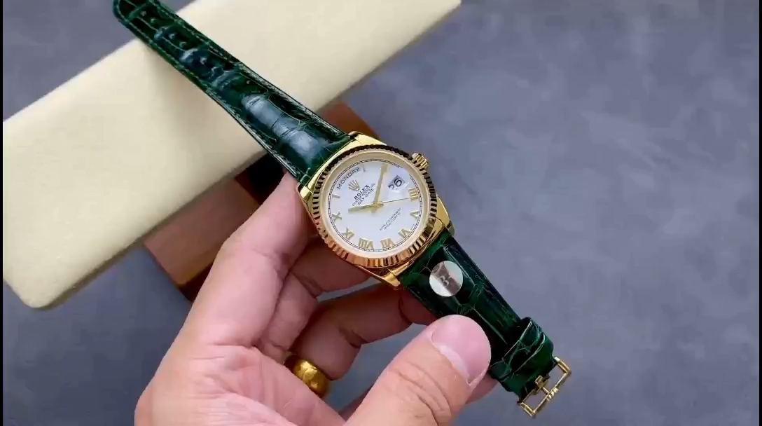 Rolex Day Date 36 White Dial Solid 18k Yellow Gold 118138 Roman