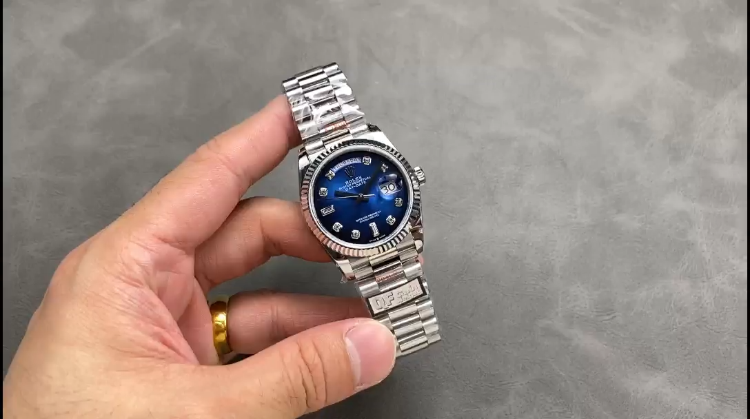 Rolex Day-Date 128239 Blue Ombre Diamond Dial 36MM Unisex Replica Watch