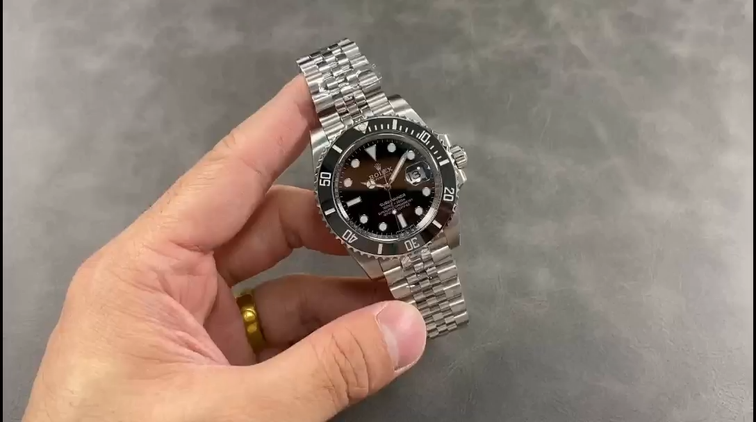 Rolex Submariner 41 Black Dial Fluted Bezel Jubilee 126610LN Men's Watch