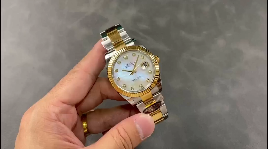 Rolex Datejust 126233 White MOP Diamond Dial 36MM Unisex Replica Watch