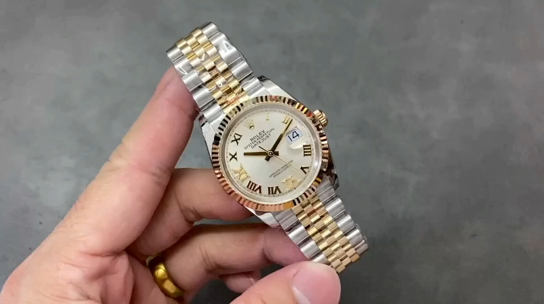 Rolex Datejust 36MM 126233 0031 Silver Roman Numeral Dial Fluted Bezel Unisex Replica Watch