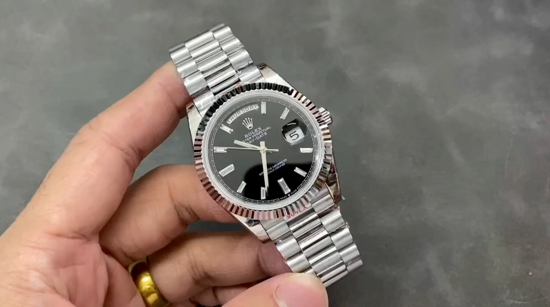 Rolex Day-Date 40mm 228239 0005 Black Diamond Dial Fluted Bezel Mens Replica Watch