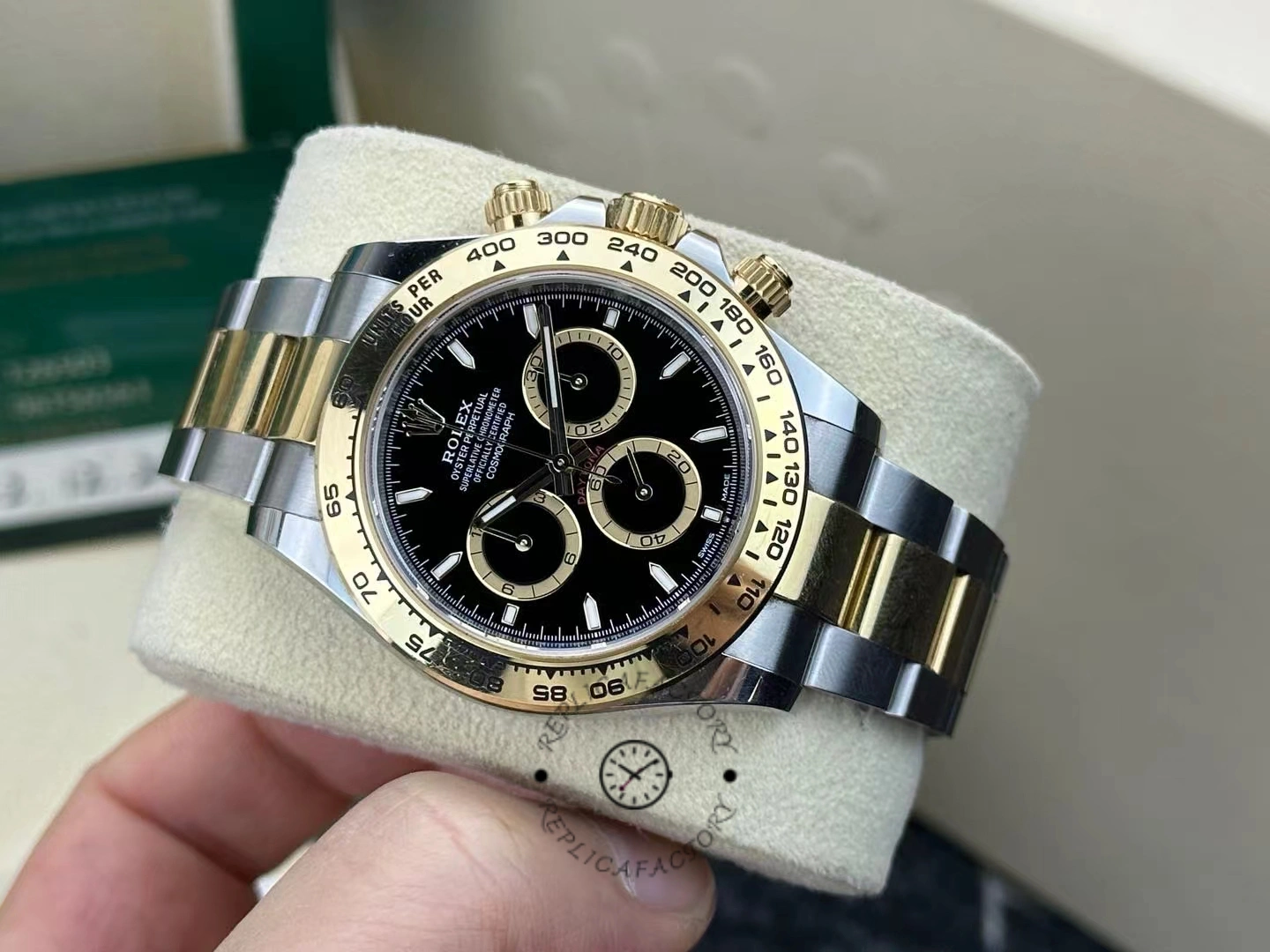 Rolex Cosmograph Daytona 40mm Oystersteel and 18k Yellow Gold 126503 0003
