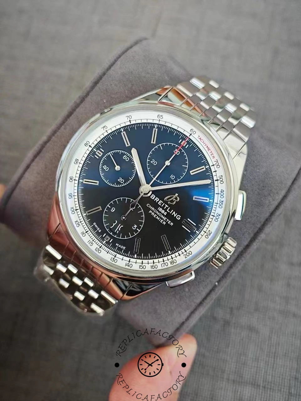 Breitling A13315351B1A1 Dial details