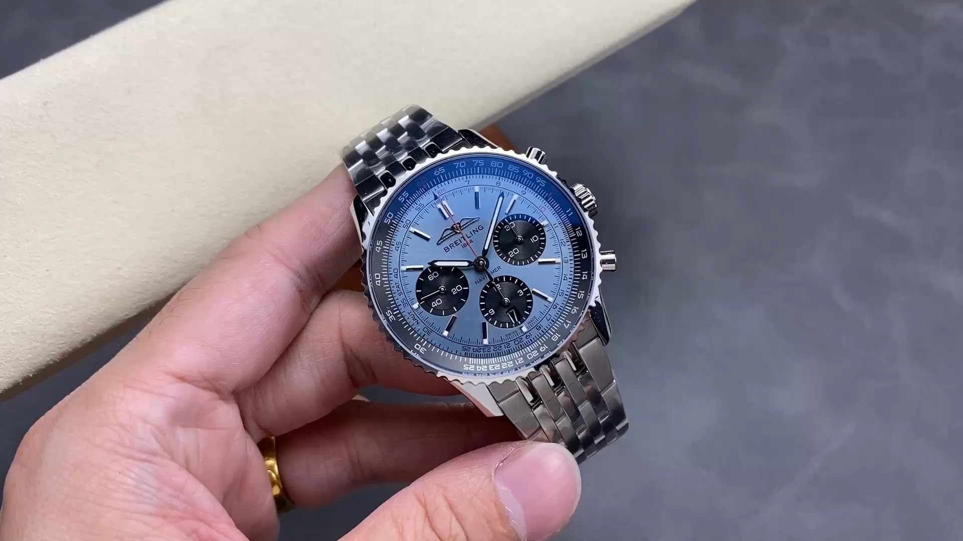 Breitling Navitimer B01 Chronograph 43 AB0138241C1A1 Replica