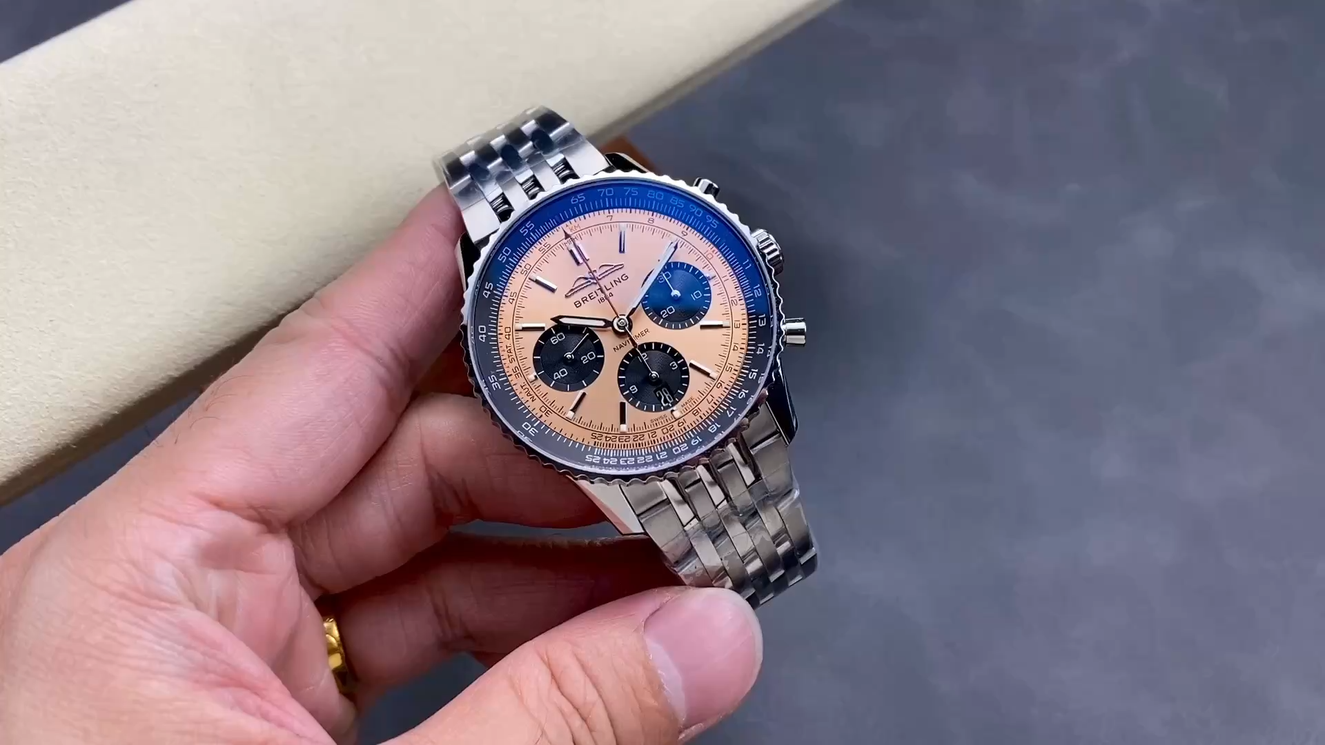 Breitling Navitimer Chronograph AB0138241K1A1 43mm Replica