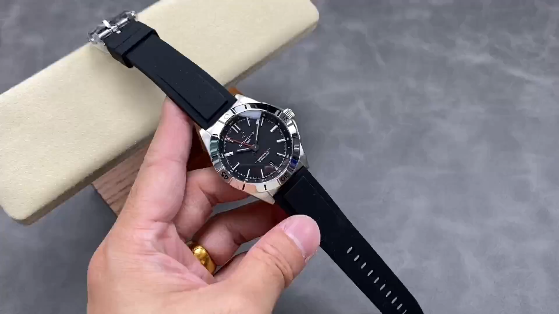 Breitling Chronomat GMT 40 A32398101B1A1 Rubber Strap Replica