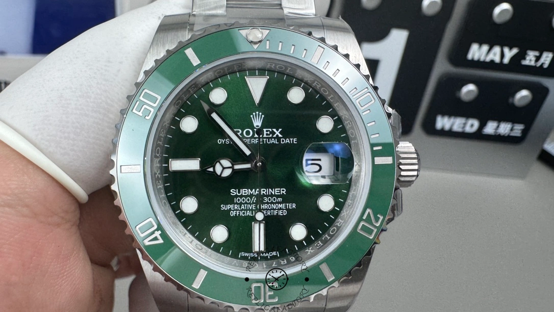 Rolex Submariner Date 116610LV Stainless Steel Oyster 40MM Green Dial Mens Replica Watch