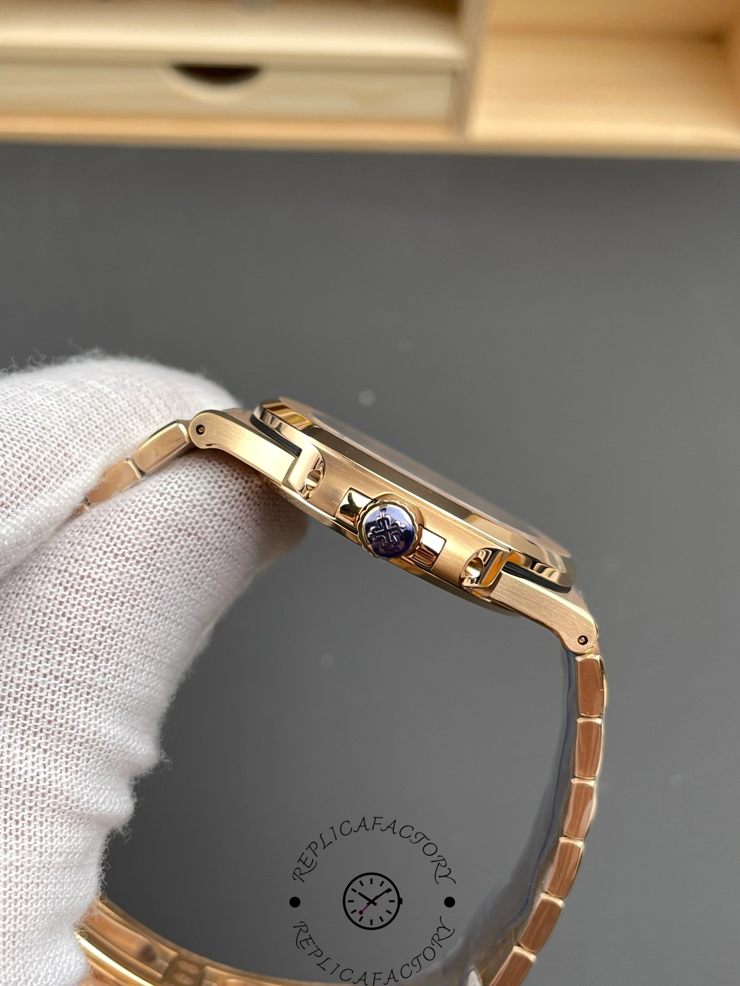 Patek Philippe Nautilus 5711 1R 001 40MM Replica Watch