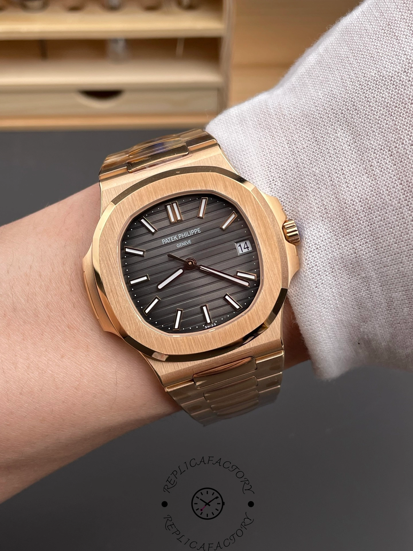 Patek Philippe Nautilus 5711 1R 001 40MM Replica Watch