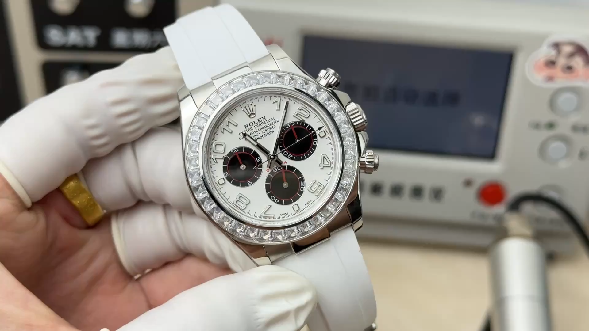 Rolex Daytona White Dial Rubber Strap 116519 Diamond Edition