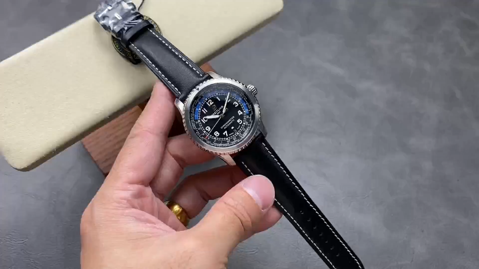 Breitling Aviator 8 B35 Automatic Unitime 43 AB3521U41B1P1 Replica City Ring