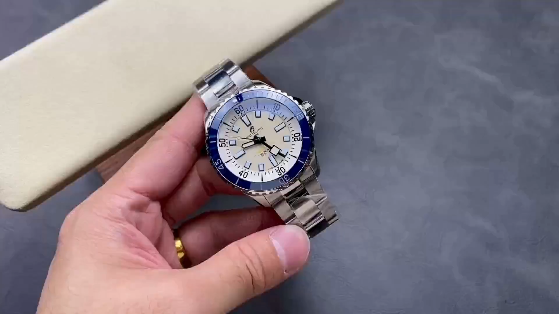 Breitling Superocean Automatic 42 1:1 Clone A17375E71G1A1 Steel Bracelet Men's Watch