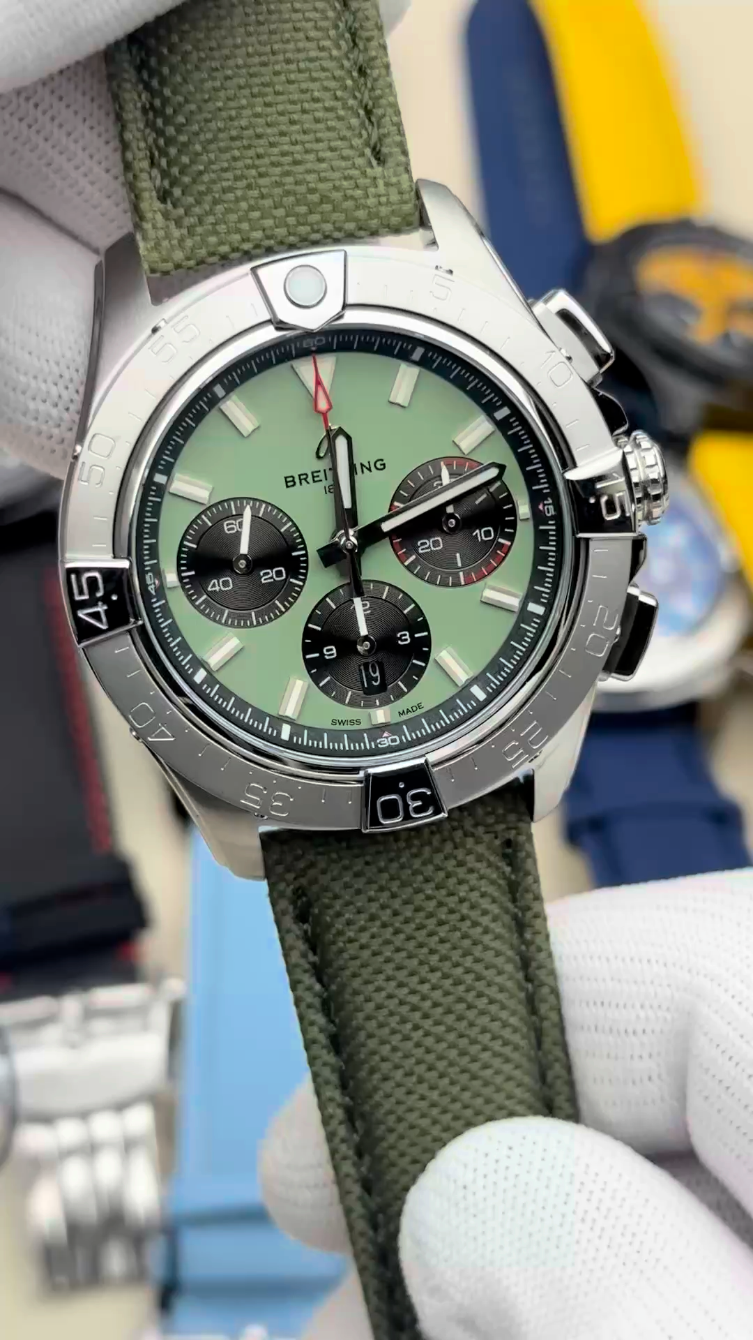 1:1 Clone Breitling Avenger B01 Chronograph AB0147101L1X1 44mm Green Strap Watch
