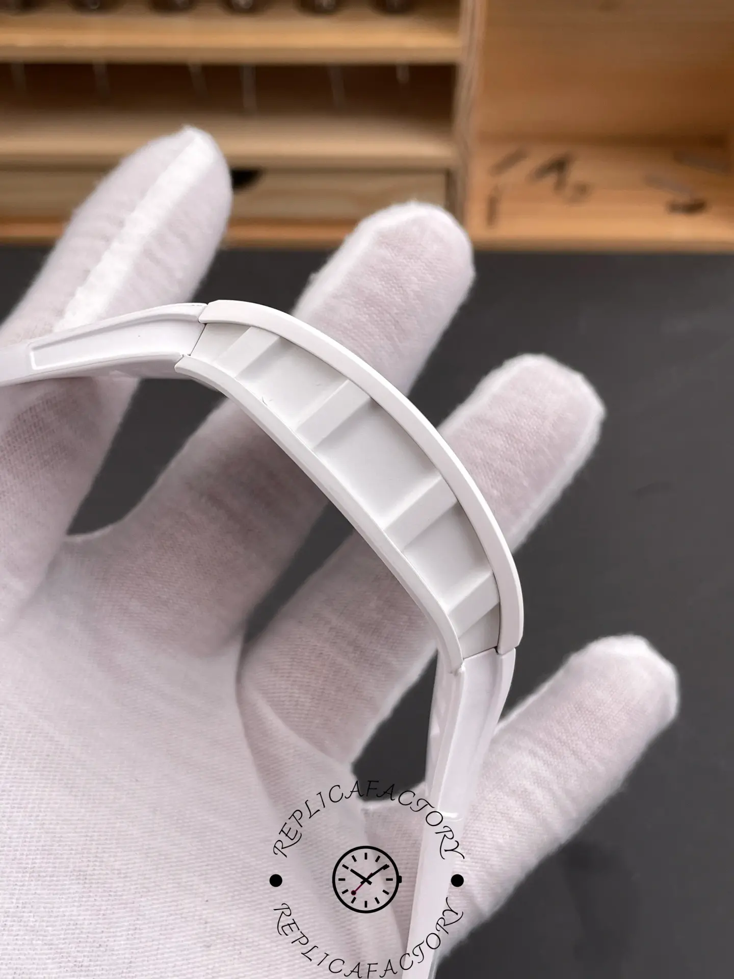 Richard Miller RM 055 RMUL2 NTPT Carbon Fiber Black Mark White Rubber Strap