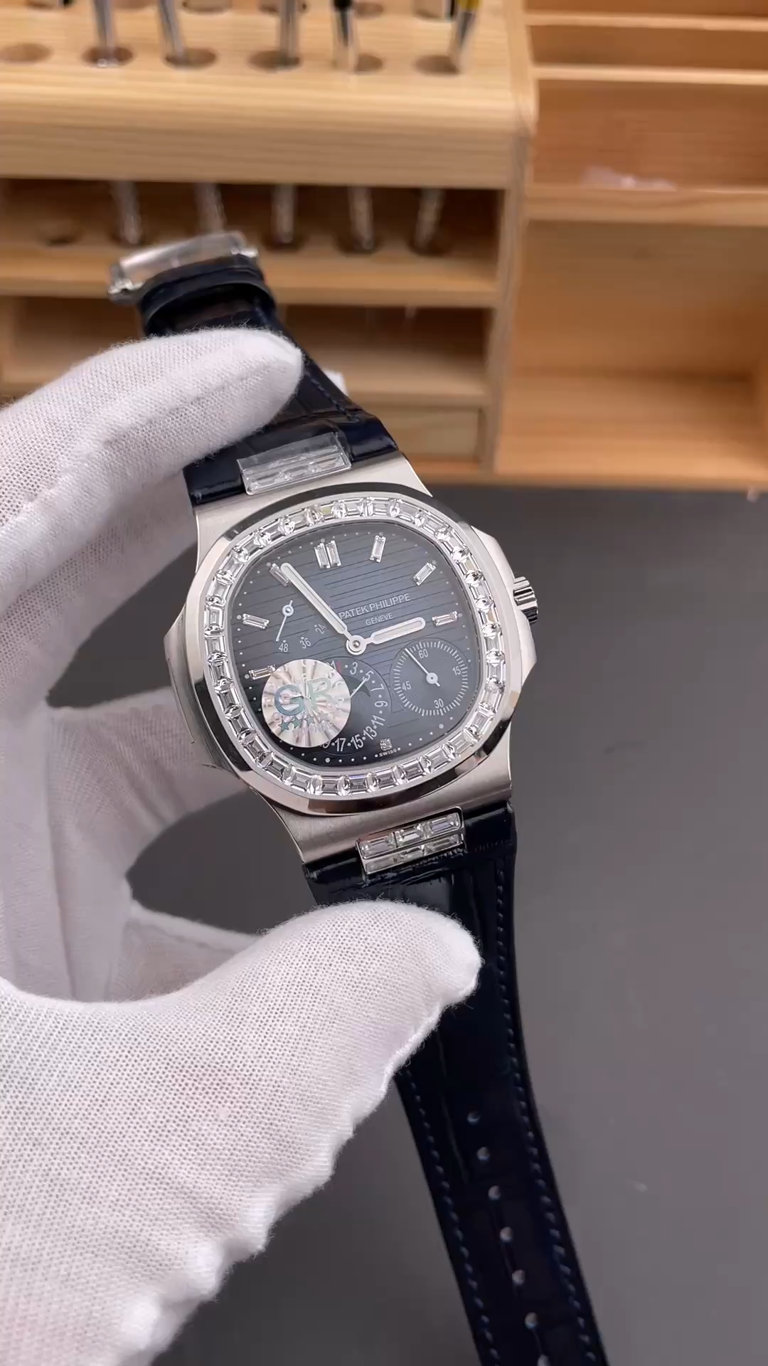 Patek Philippe Nautilus Moon Phases Black 5724G 001 40mm