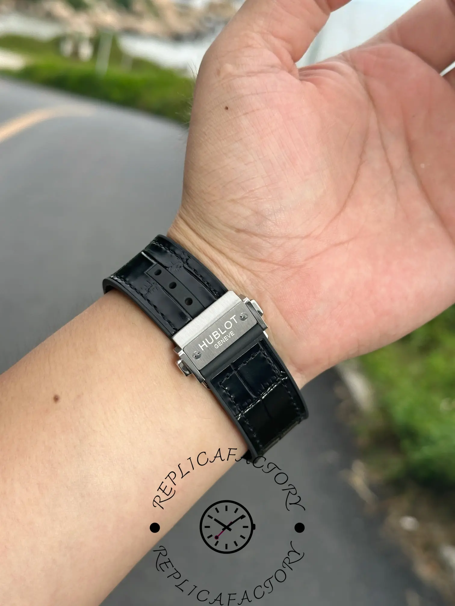 Hublot Spirit Of Big Bang 601.NX.0173.LR.1704 42mm