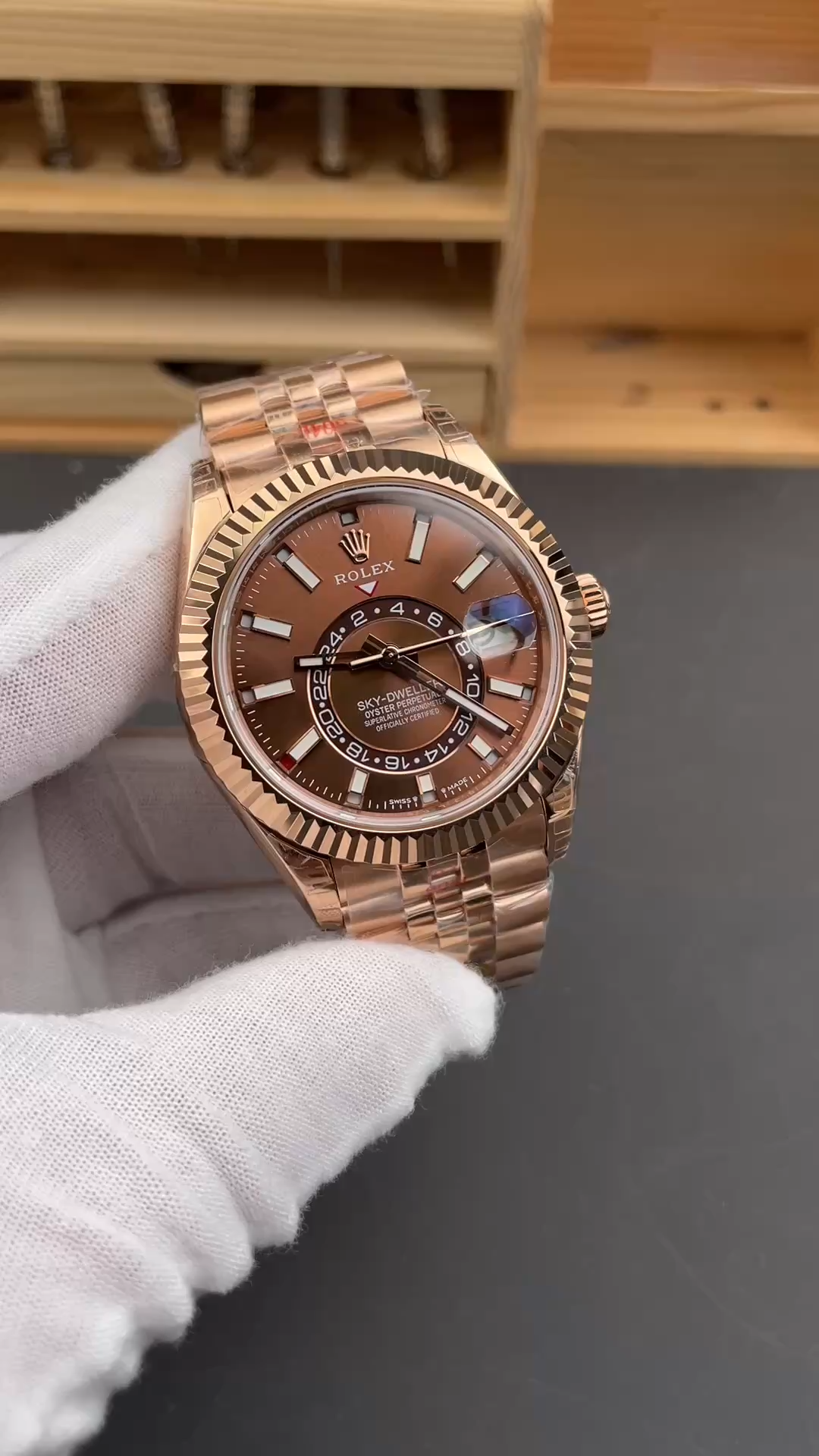 Rolex Sky Dweller 42 Everose Gold Chocolate Dial m336935 0006