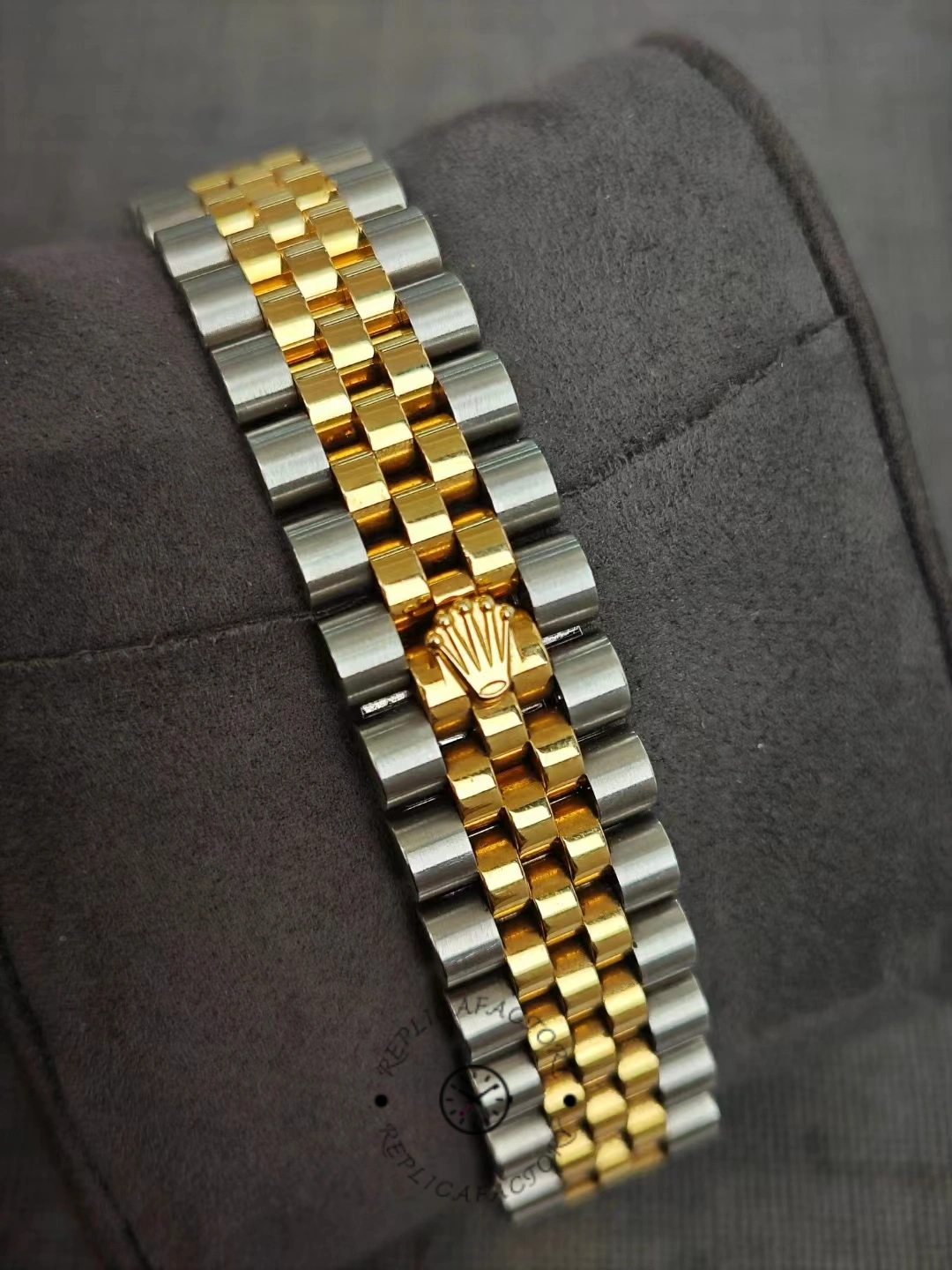 Bracelet clasp Rolex Datejust 31 gold center links after 2 years